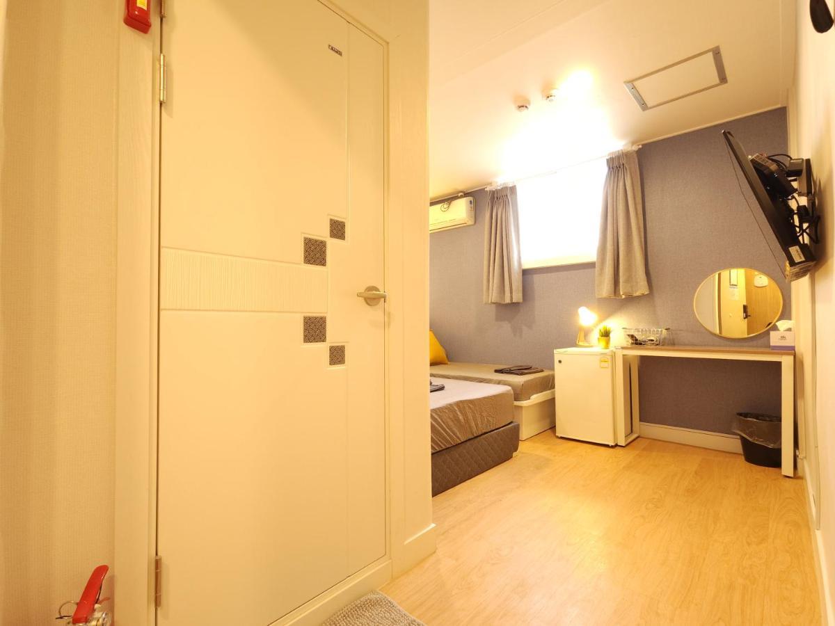 Oyo Myeongdong 5 Lodge Szöul Kültér fotó