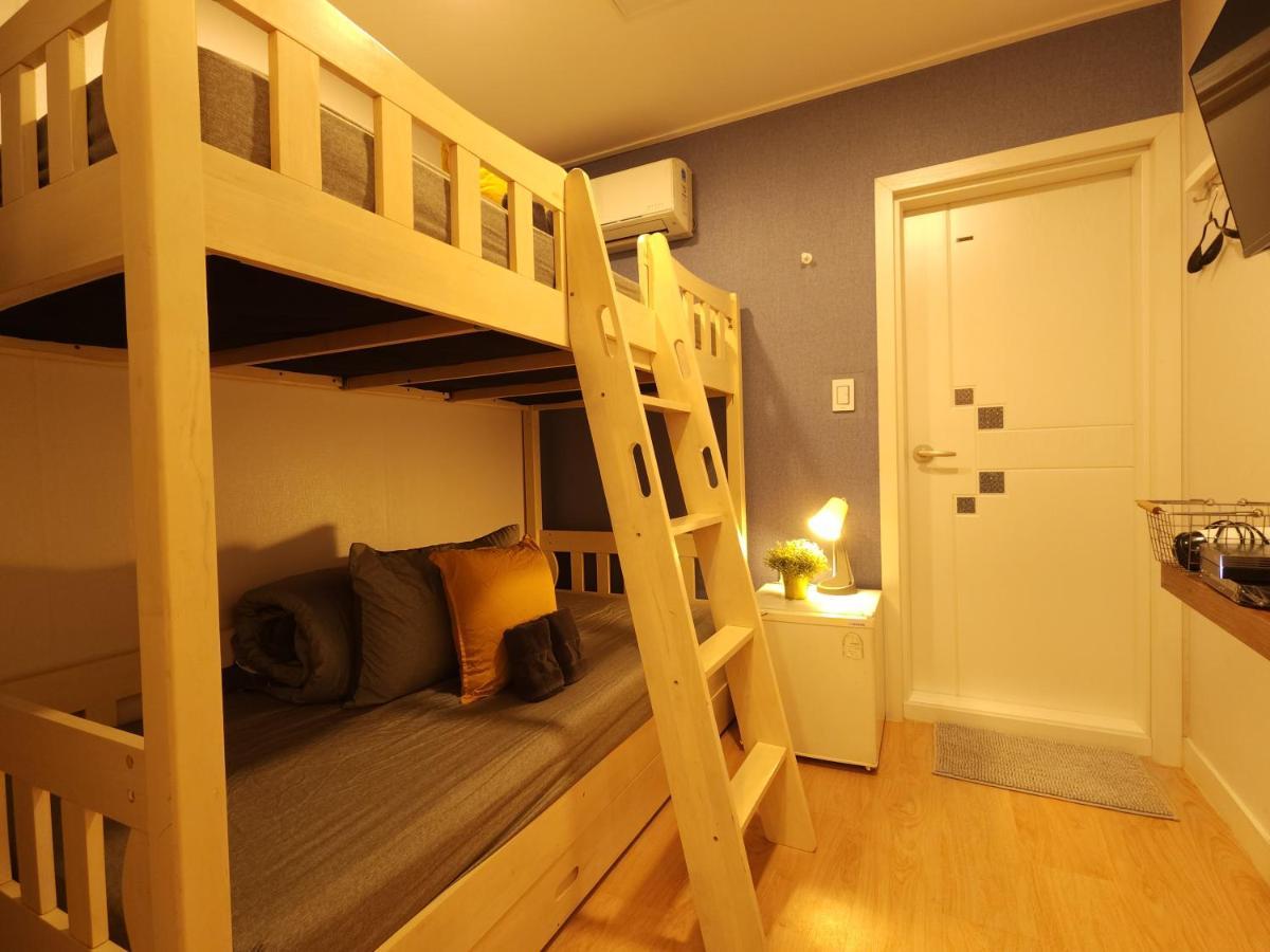Oyo Myeongdong 5 Lodge Szöul Kültér fotó