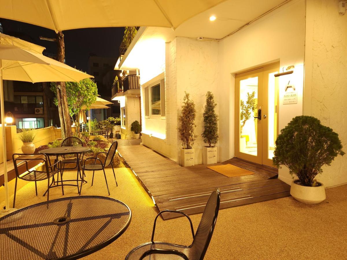 Oyo Myeongdong 5 Lodge Szöul Kültér fotó